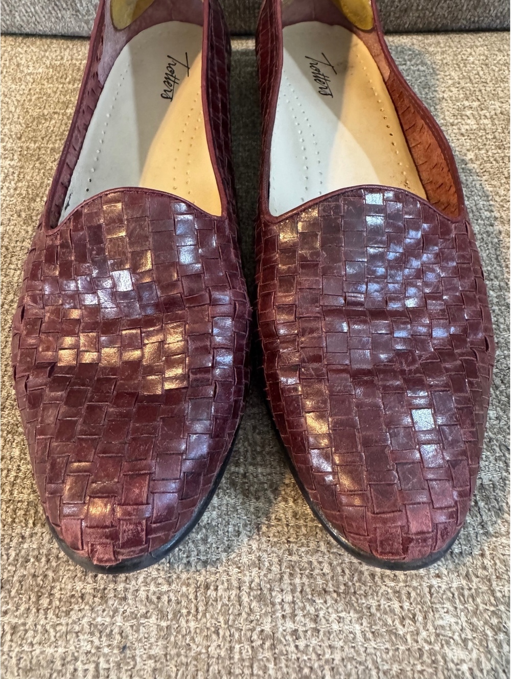 Trotters Liz III Burgundy Woven Leather Loafers Flats size 10 - Picture 9 of 10